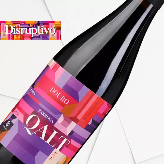 Garrafa de vinho Qalt da casta tinta barroca